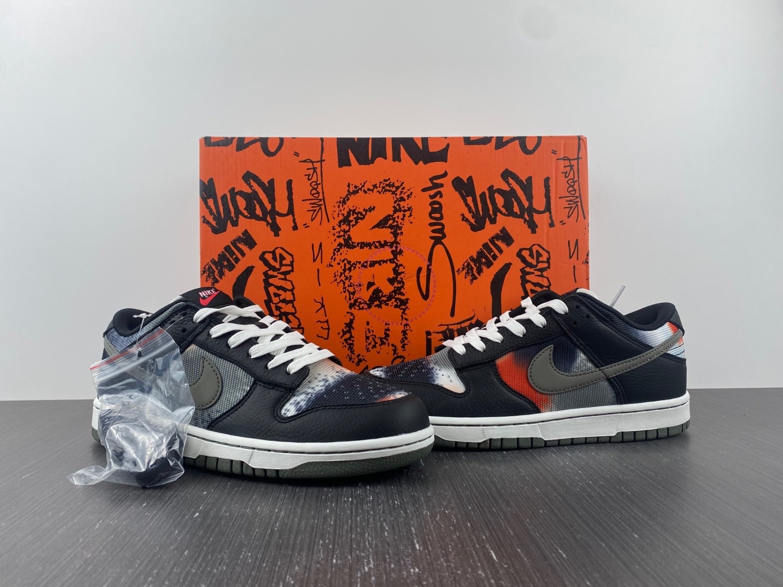 Nike Dunk Low Graffiti Black Red - DM0108-001