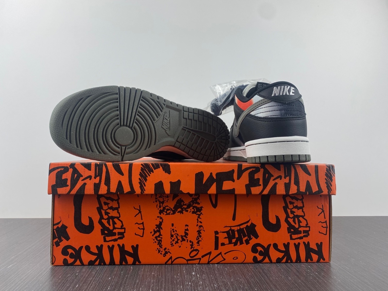 Nike Dunk Low Graffiti Black Red - DM0108-001