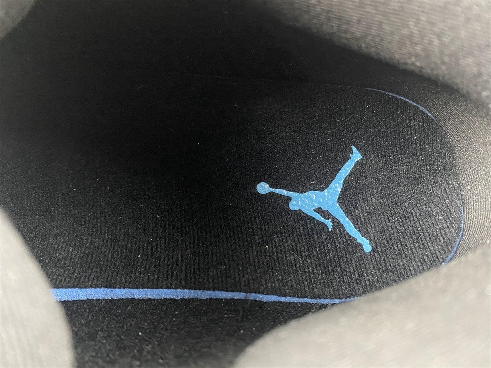 Air Jordan 13 Retro “UNC” DJ5982-041