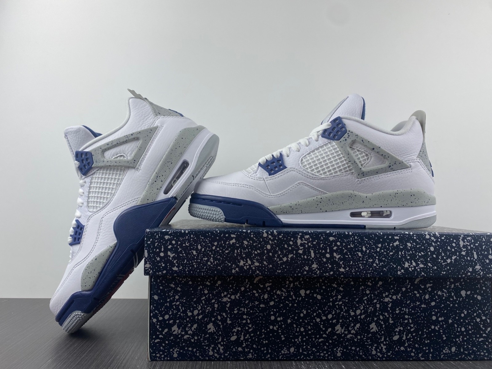 Air Jordan 4 Midnight Navy DH6927-140