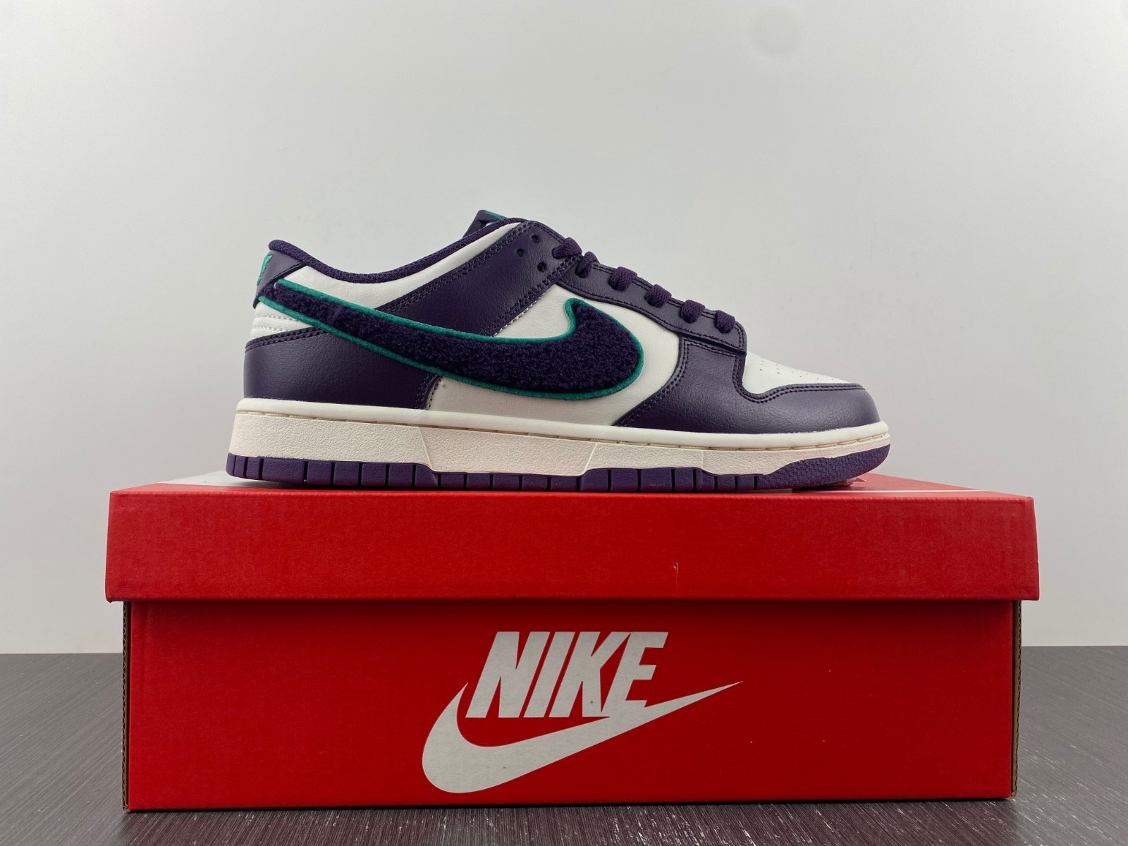 Nike Dunk Low Chenille Swoosh DQ7683-100