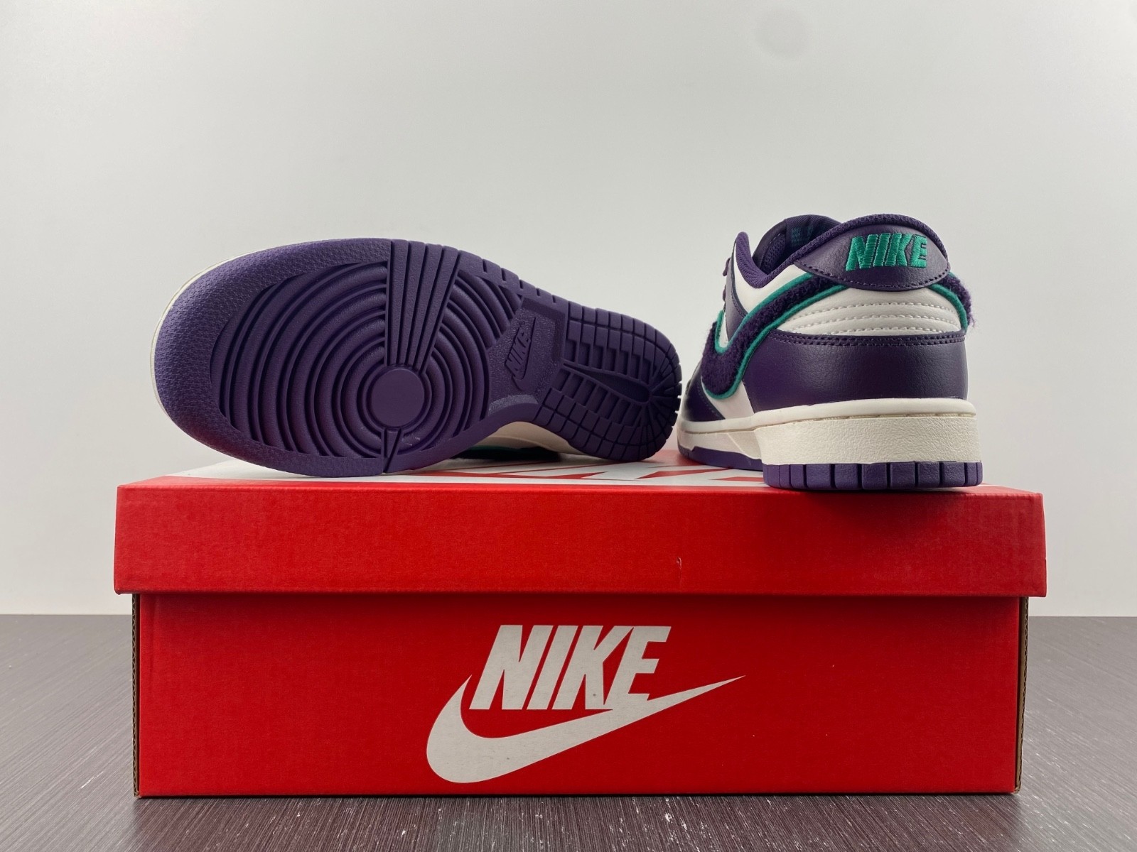 Nike Dunk Low Chenille Swoosh DQ7683-100