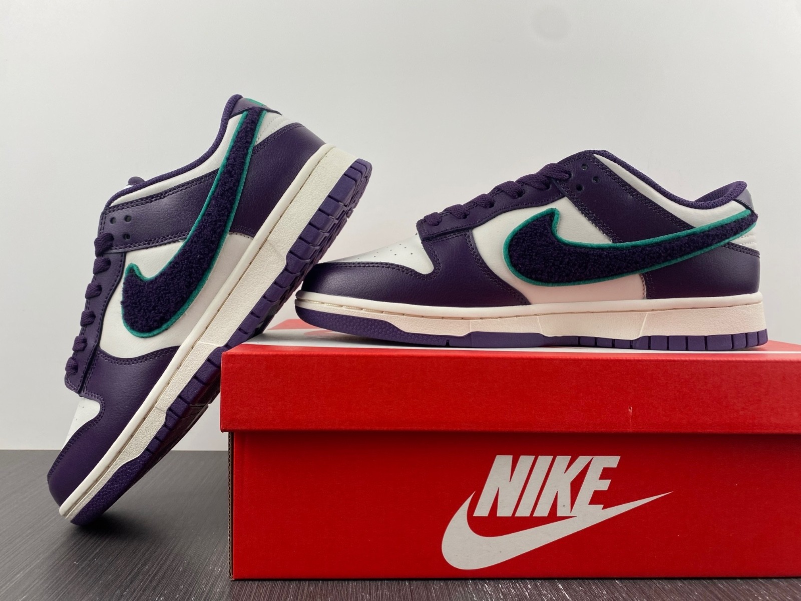 Nike Dunk Low Chenille Swoosh DQ7683-100