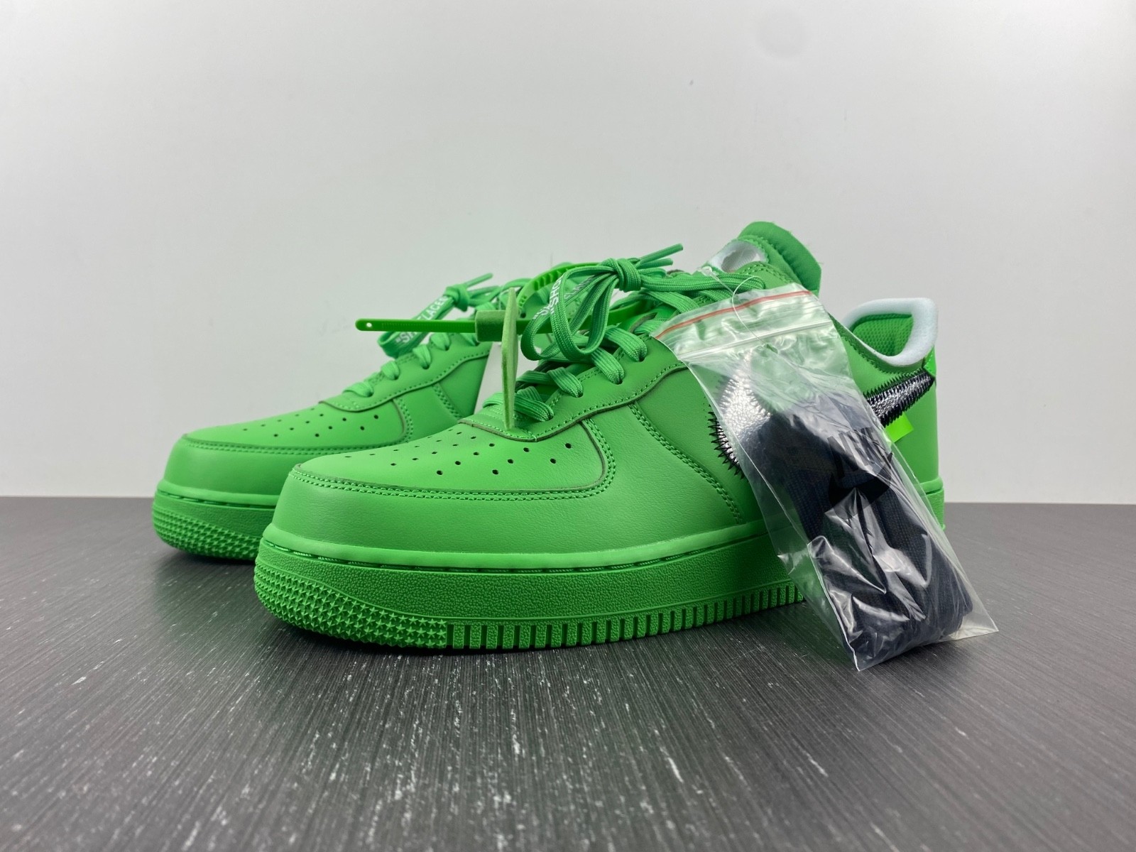 Off-White x Nike Air Force 1 Low Green DX1419-300