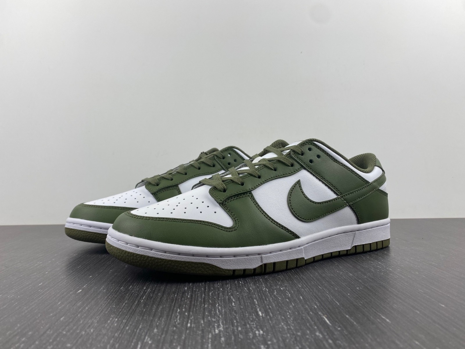Nike Dunk Low Medium Olive (W) - DD1503-120