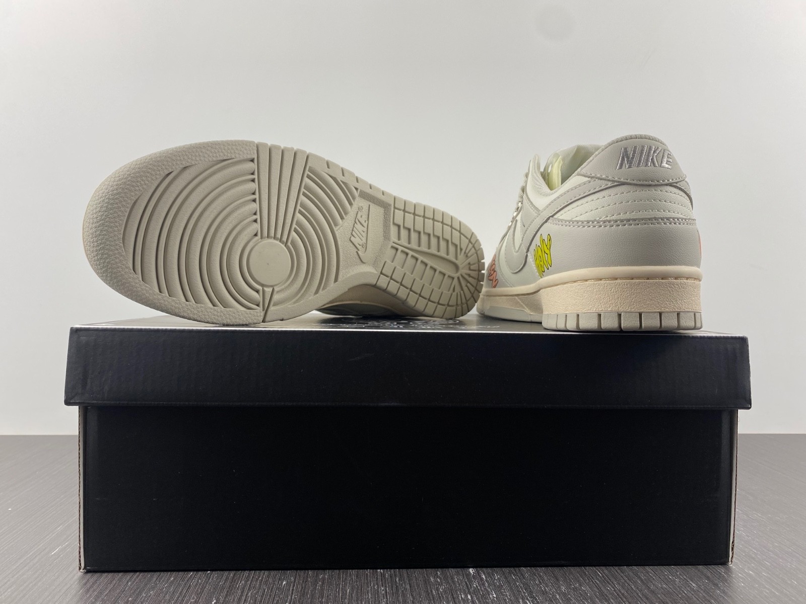 Nike Dunk Low Ch**me He**ts - DD1503-107