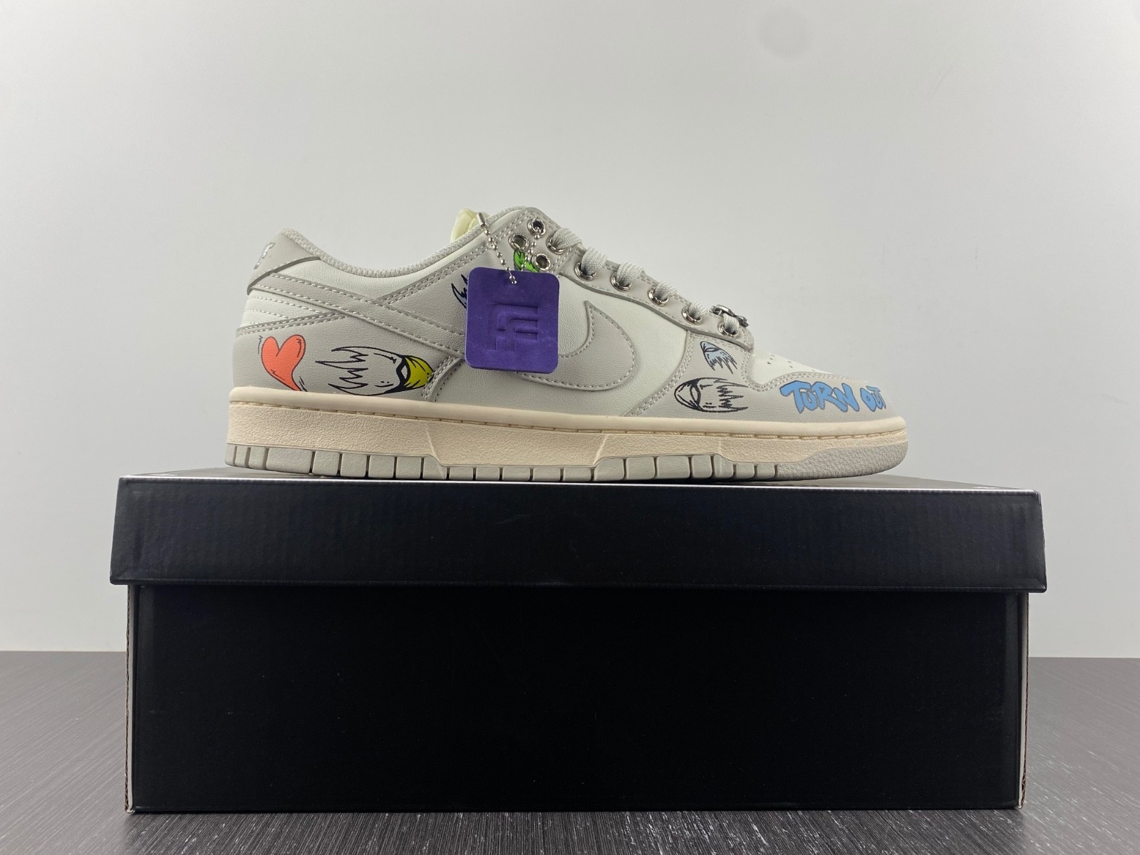 Nike Dunk Low Ch**me He**ts - DD1503-107