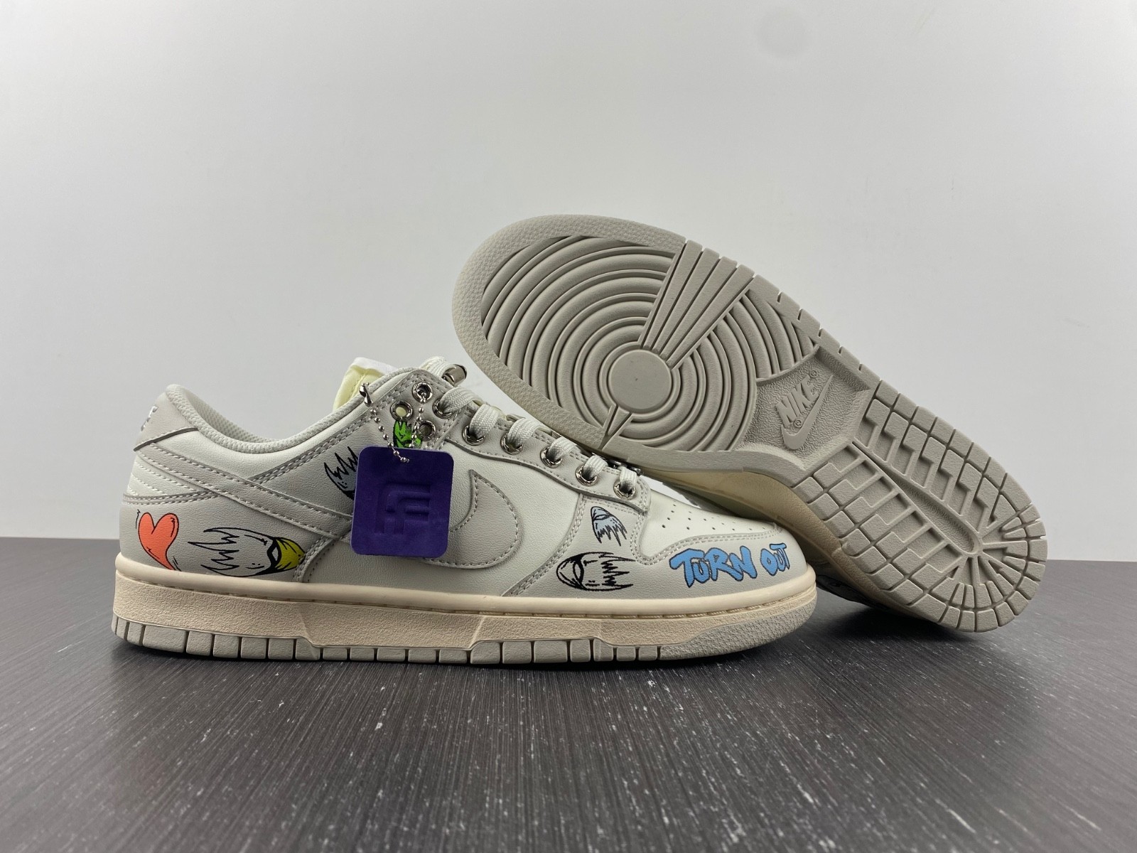 Nike Dunk Low Ch**me He**ts - DD1503-107