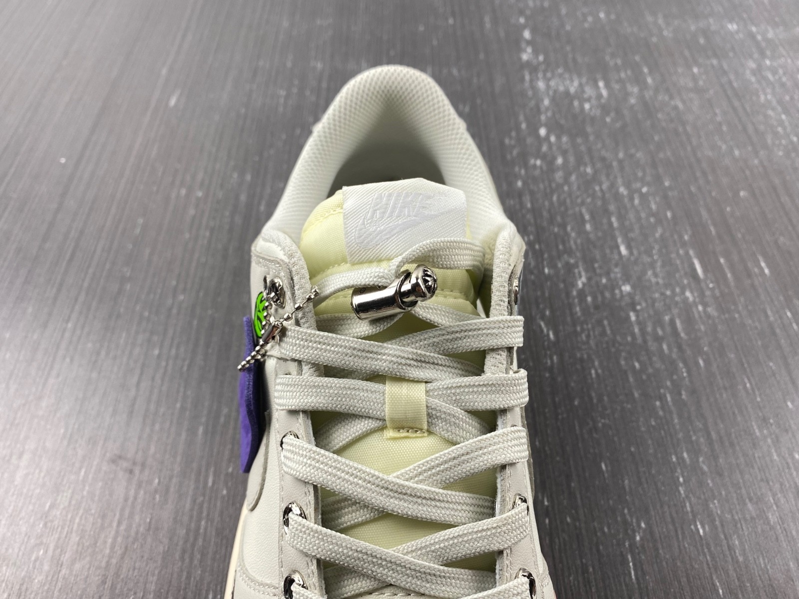 Nike Dunk Low Ch**me He**ts - DD1503-107