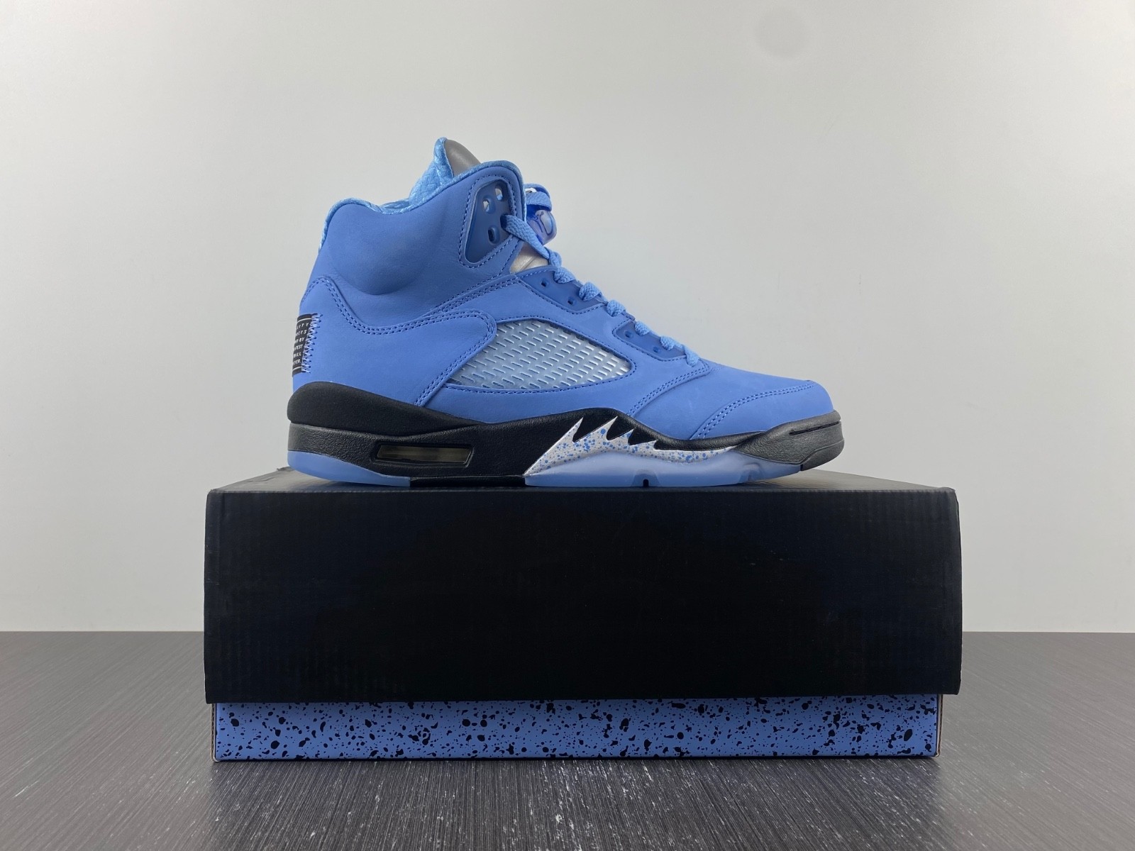 A Closer Look at the Air Jordan 5 “UNC” DV1310-401