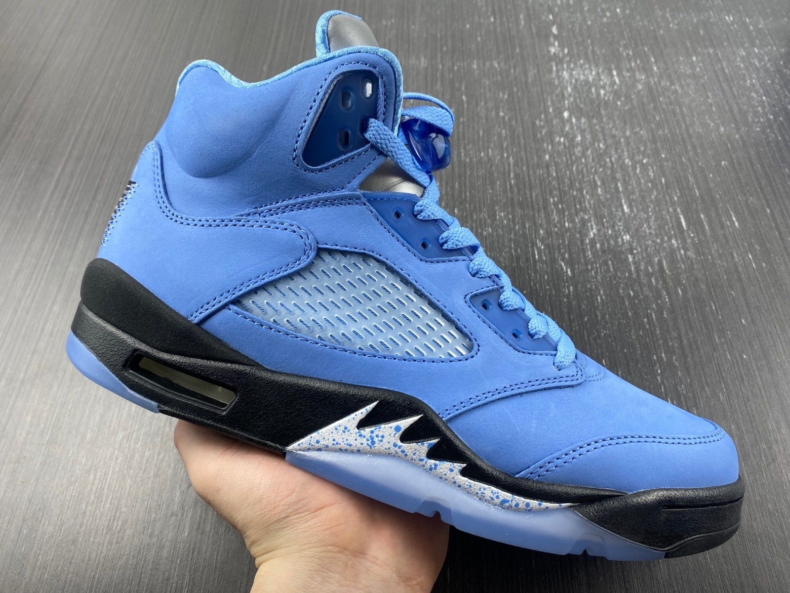 A Closer Look at the Air Jordan 5 “UNC” DV1310-401