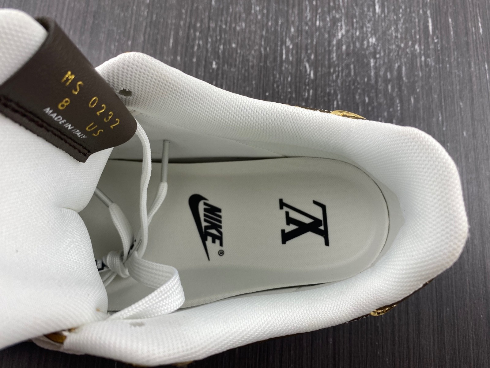 L-V AND NIKE "AIR FORCE 1" BY VIRGIL ABLOH - MET GOLD/MET GOLD - BAROQUE BROWN - BLACK 1A9VGO