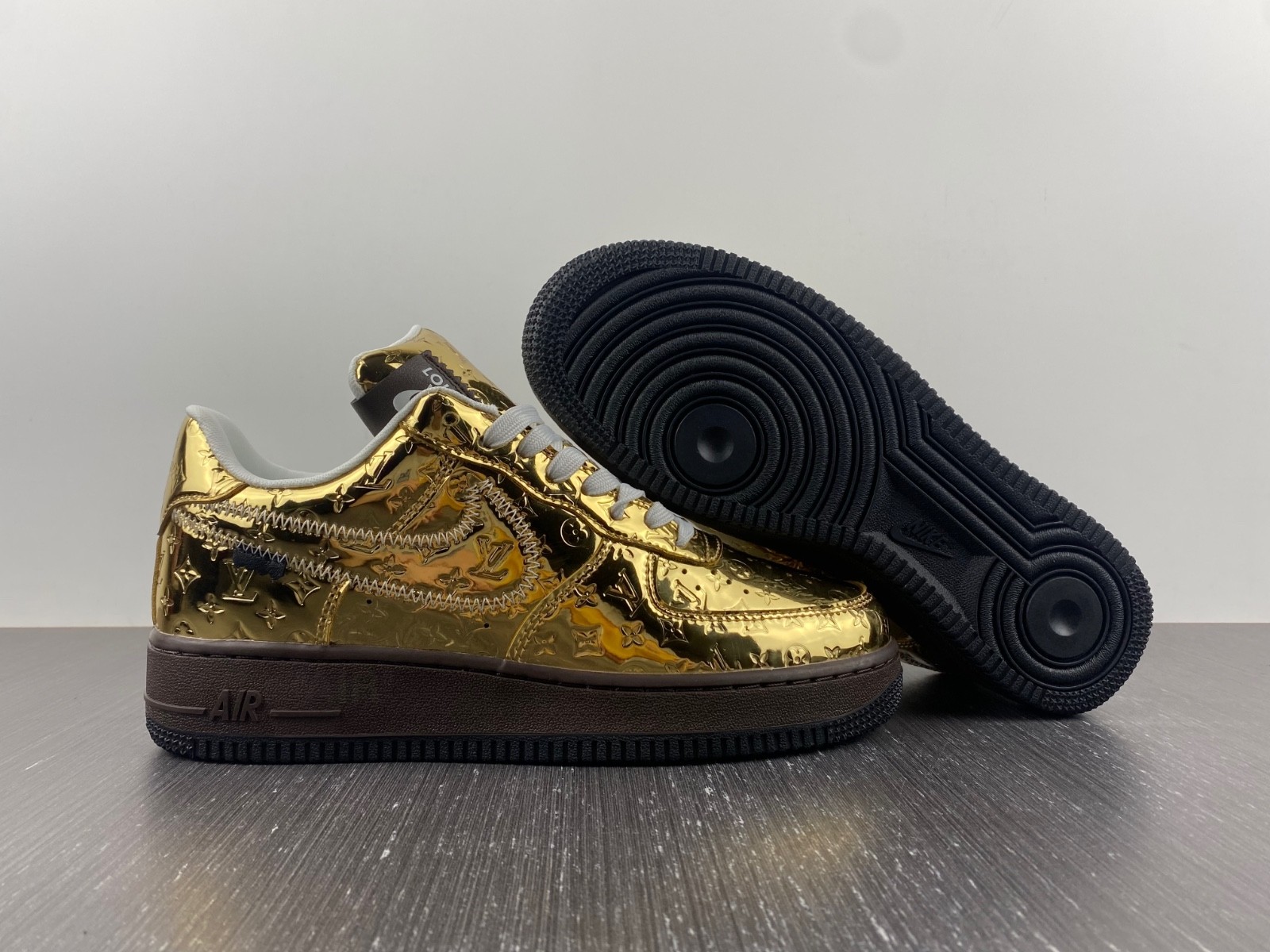 L-V AND NIKE "AIR FORCE 1" BY VIRGIL ABLOH - MET GOLD/MET GOLD - BAROQUE BROWN - BLACK 1A9VGO