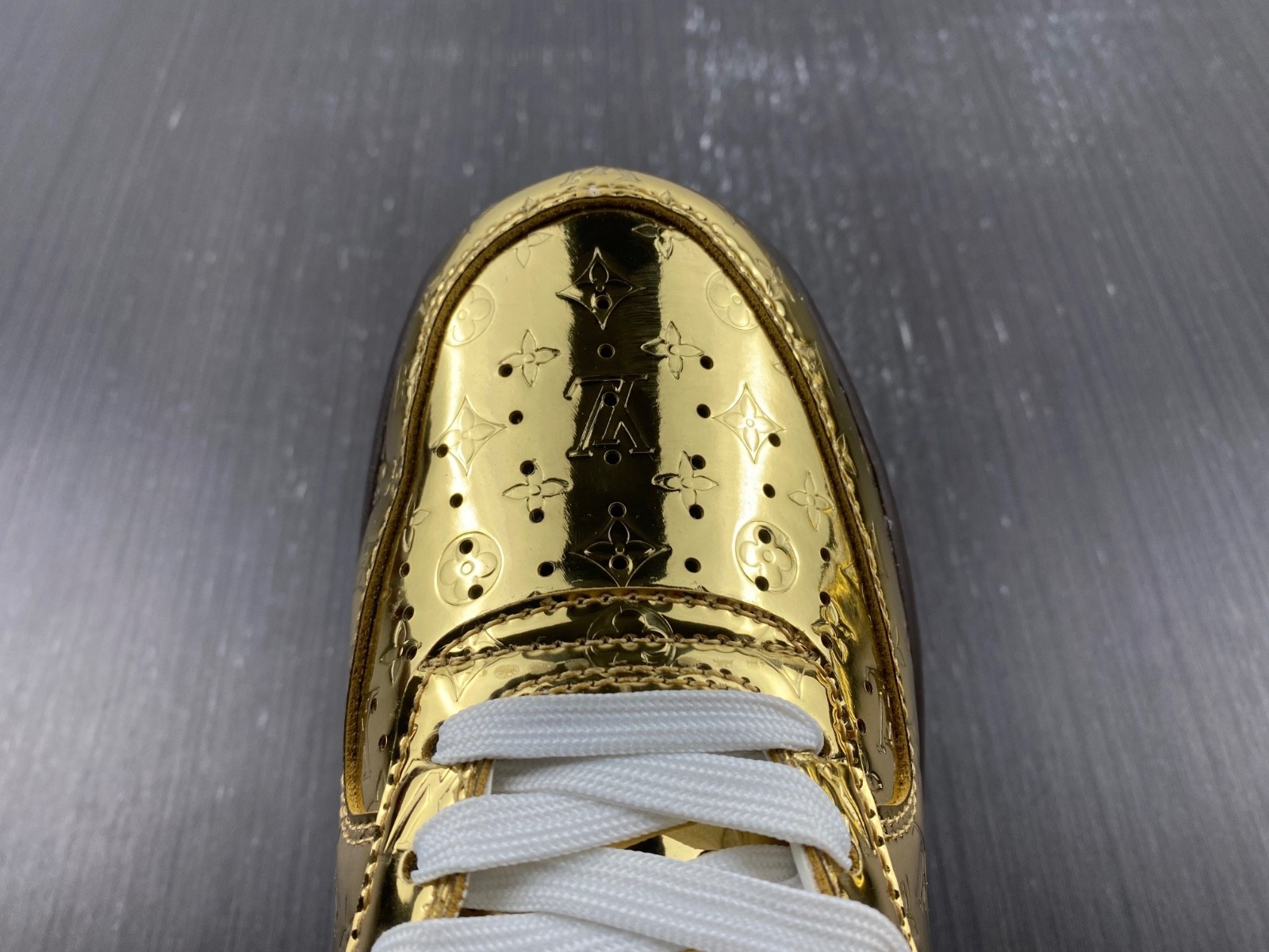 L-V AND NIKE "AIR FORCE 1" BY VIRGIL ABLOH - MET GOLD/MET GOLD - BAROQUE BROWN - BLACK 1A9VGO