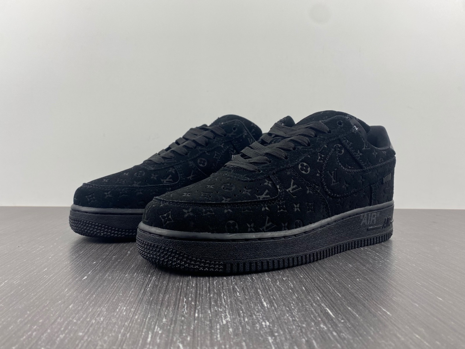 L-V And Nike "Air Force 1" By Virgil Abloh - Black / Black. 1A9VD7