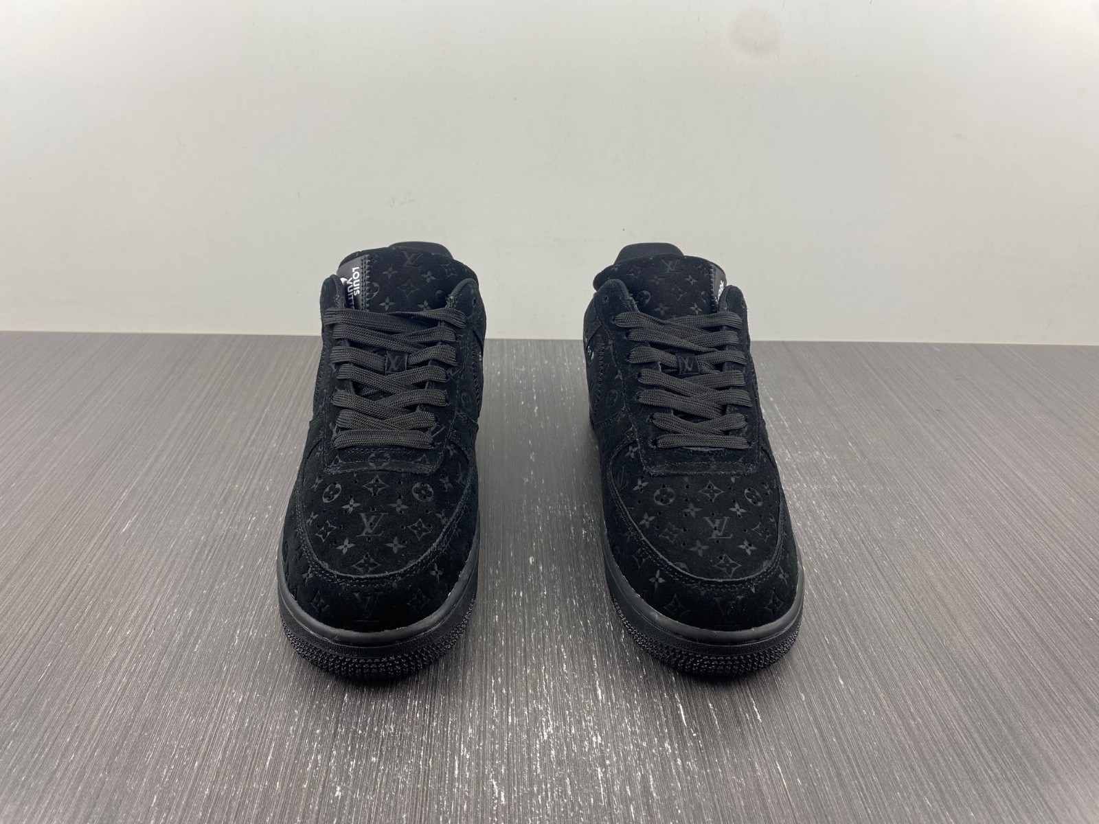 L-V And Nike "Air Force 1" By Virgil Abloh - Black / Black. 1A9VD7