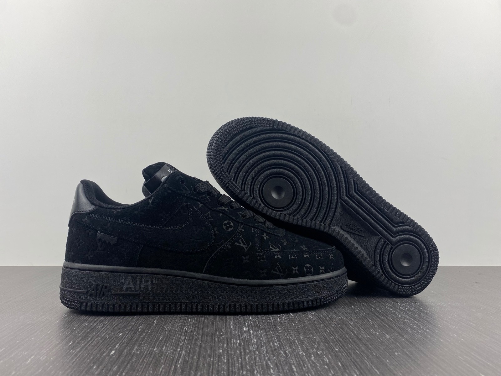 L-V And Nike "Air Force 1" By Virgil Abloh - Black / Black. 1A9VD7