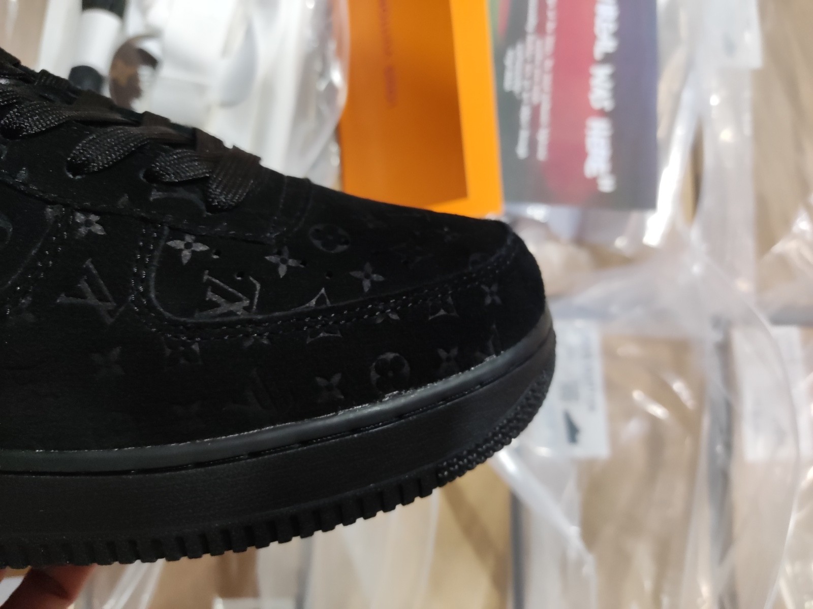 L-V And Nike "Air Force 1" By Virgil Abloh - Black / Black. 1A9VD7