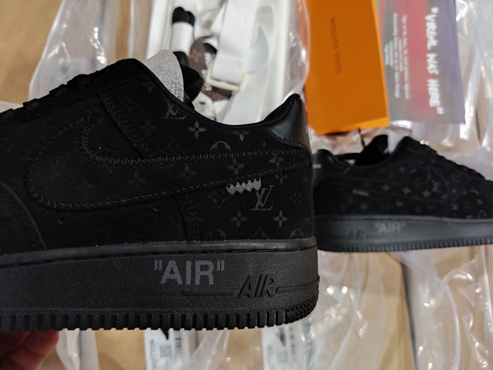 L-V And Nike "Air Force 1" By Virgil Abloh - Black / Black. 1A9VD7