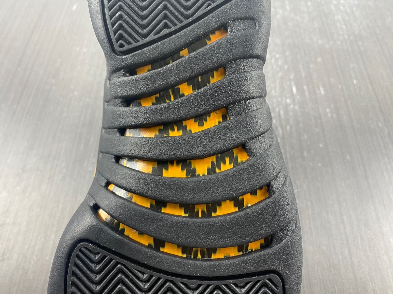 Air Jordan 12 Black Taxi CT8013-071