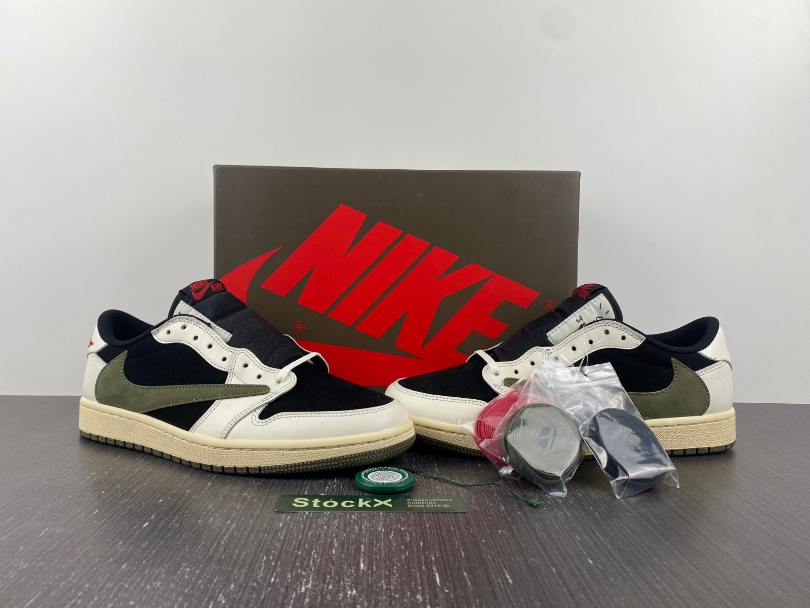 Travis Scott x Air Jordan 1 Low OG Olive DZ4137-106