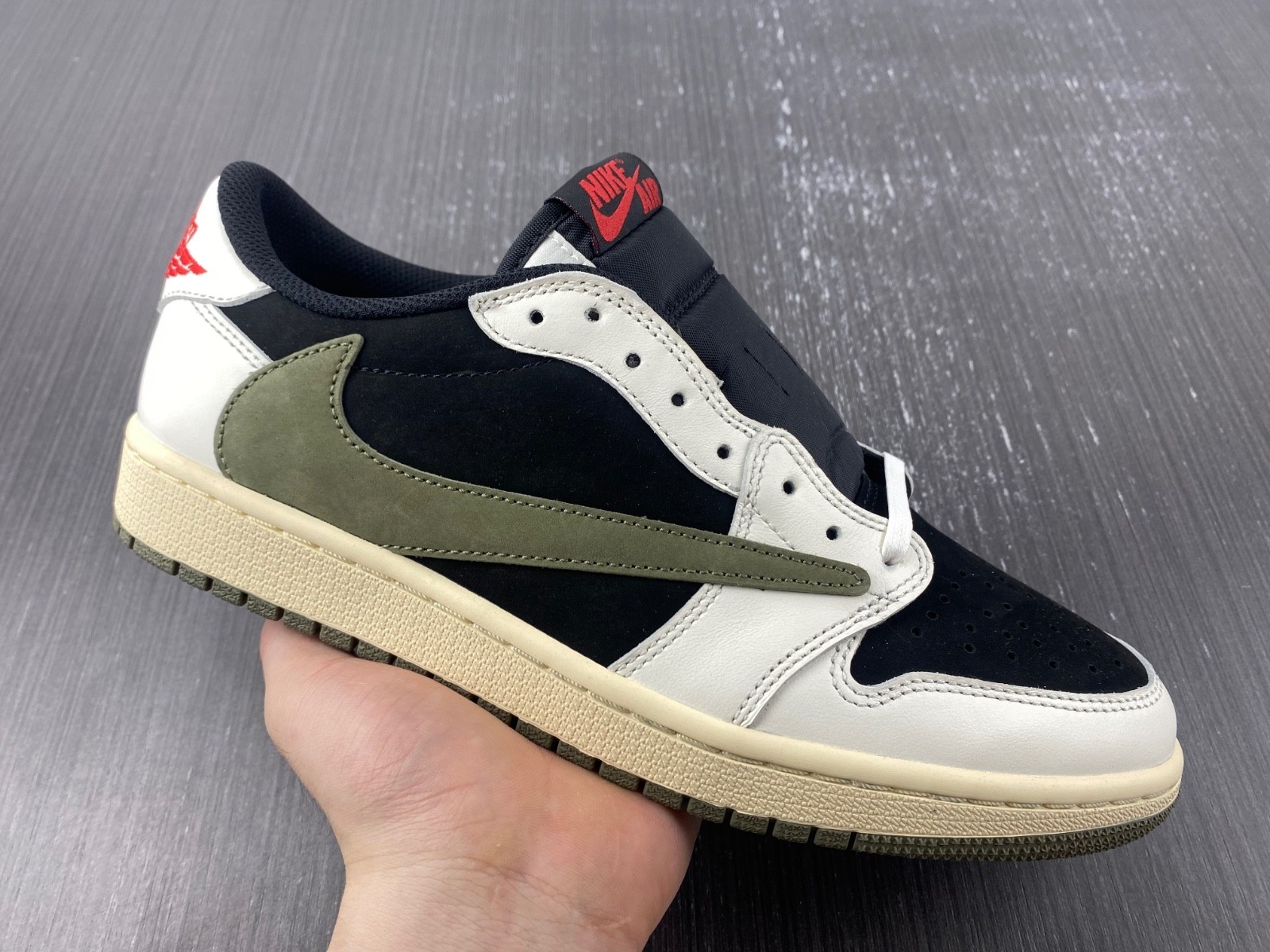 Travis Scott x Air Jordan 1 Low OG Olive DZ4137-106