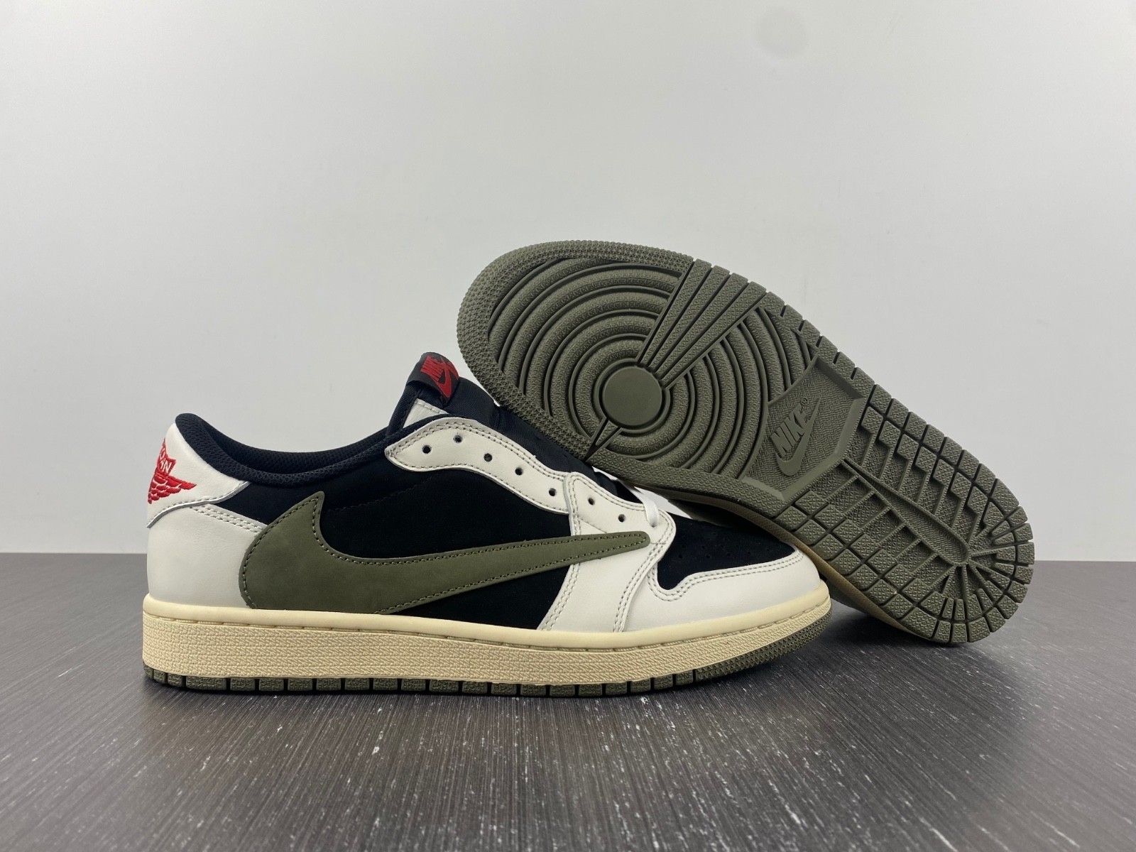 Travis Scott x Air Jordan 1 Low OG Olive DZ4137-106