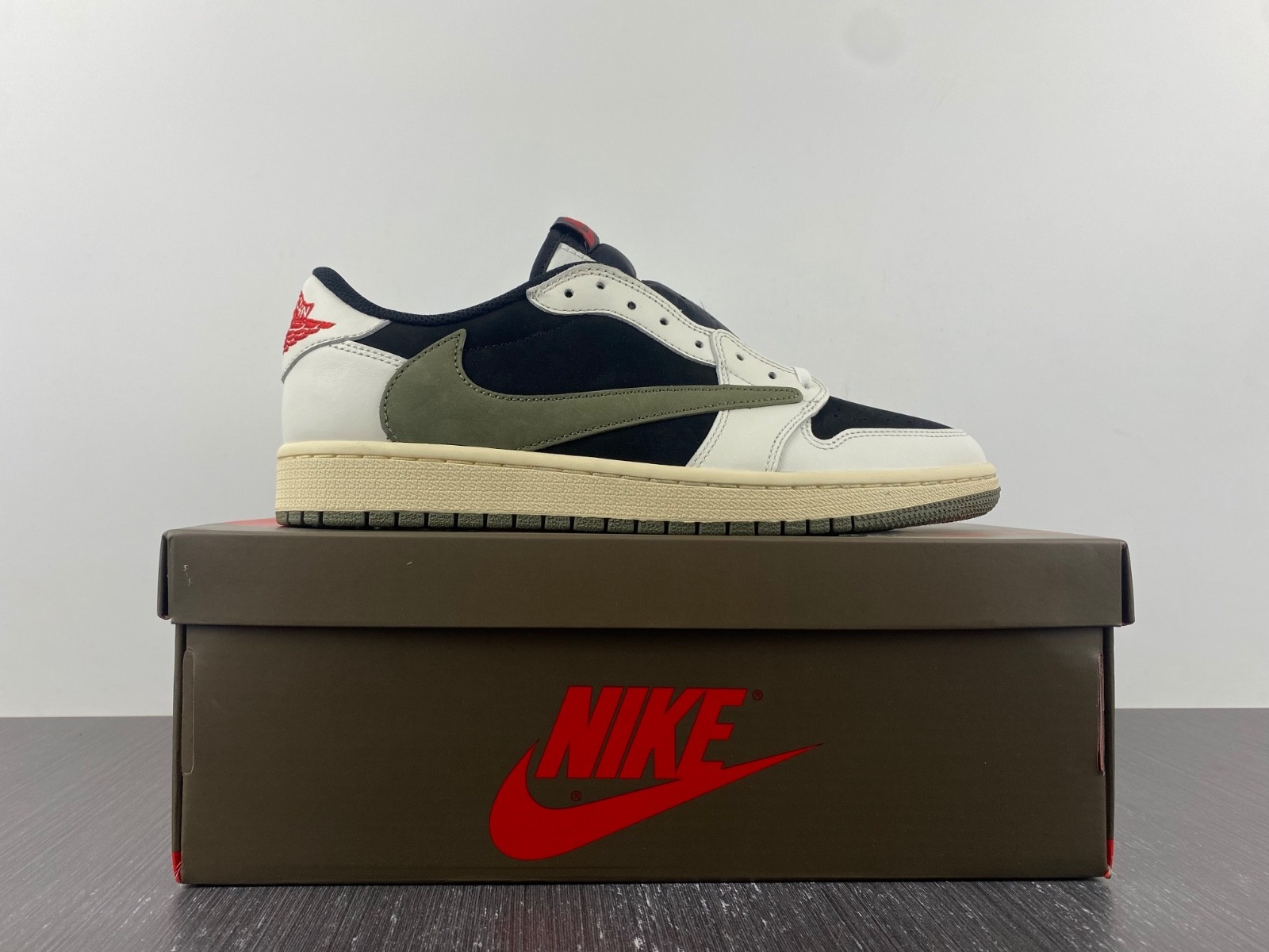 Travis Scott x Air Jordan 1 Low OG Olive DZ4137-106