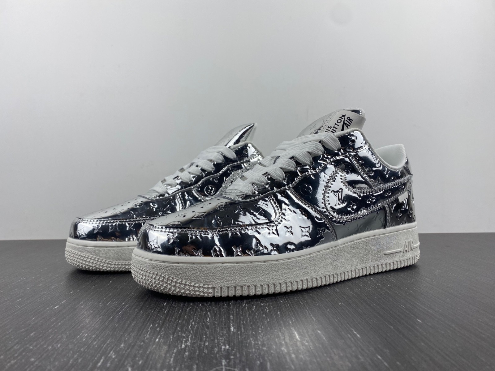 L-V And Nike "Air Force 1" silver 1A9VER