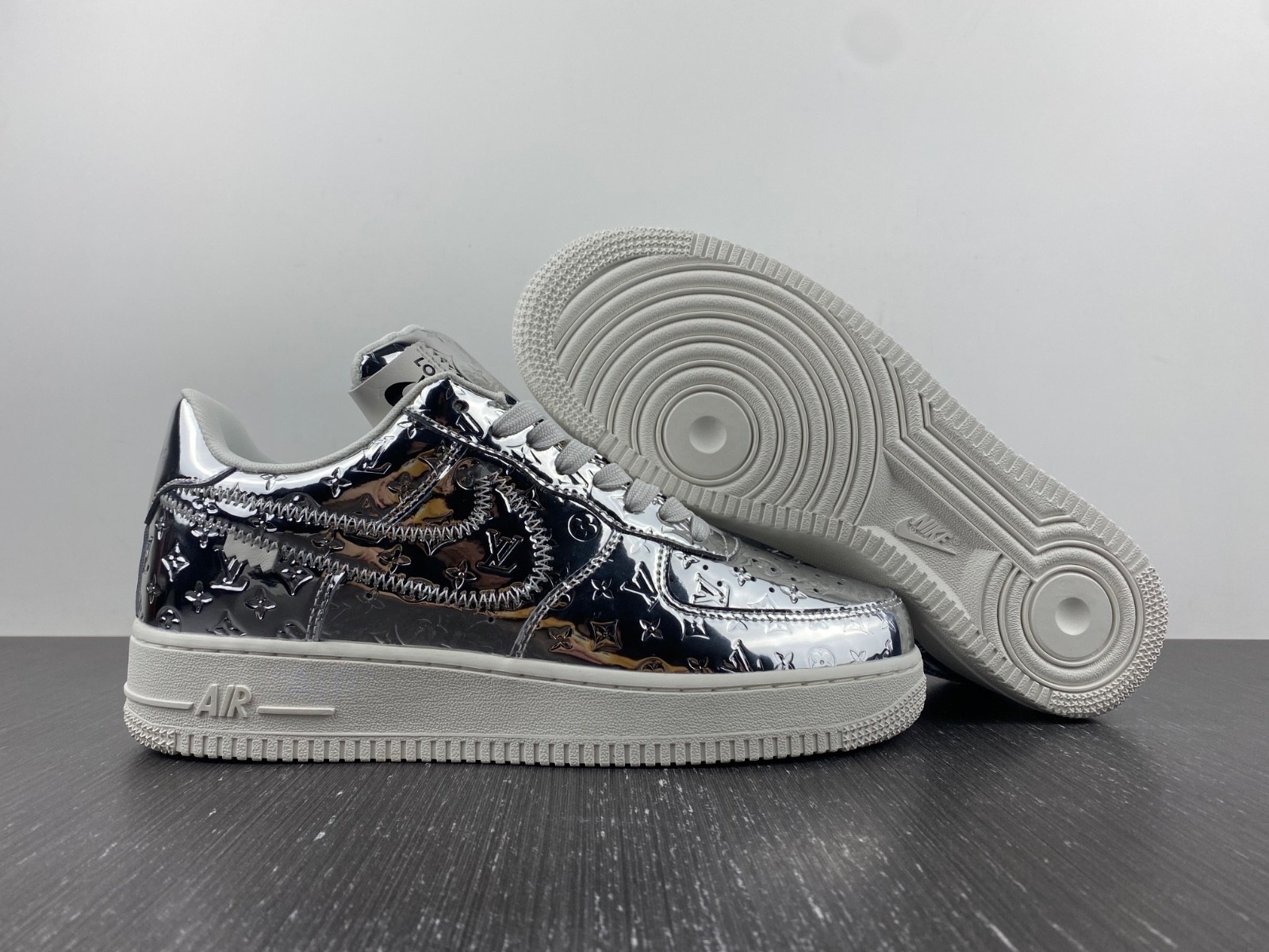L-V And Nike "Air Force 1" silver 1A9VER