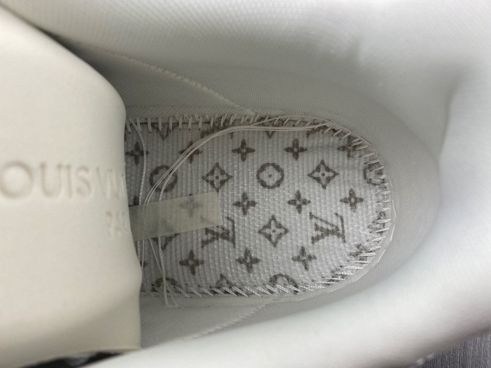 L-V And Nike "Air Force 1" silver 1A9VER