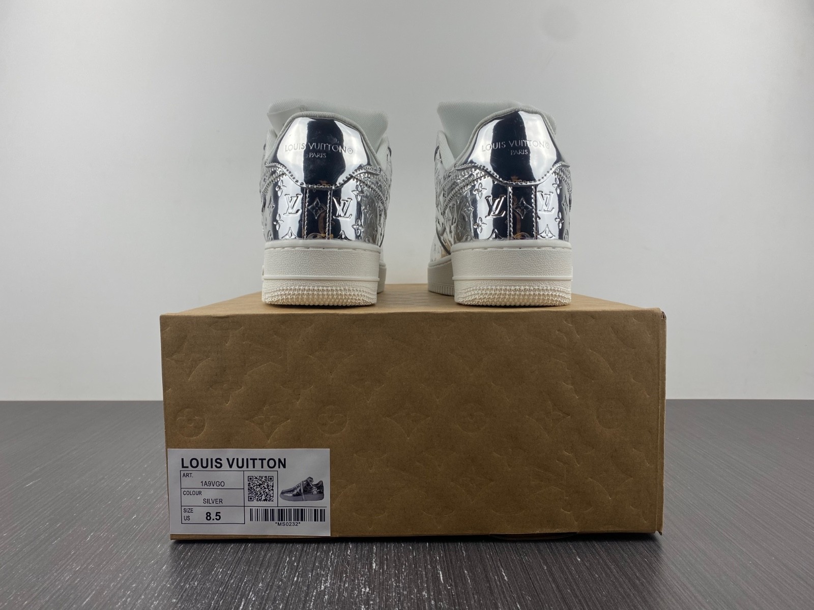 L-V And Nike "Air Force 1" silver 1A9VER