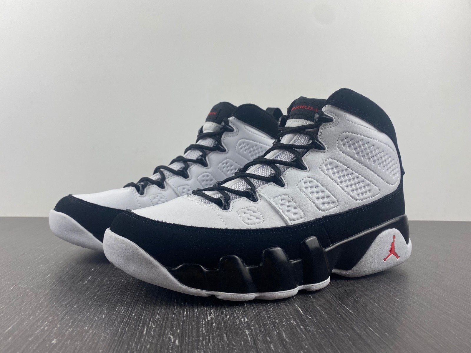 Air Jordan 9 Retro OG