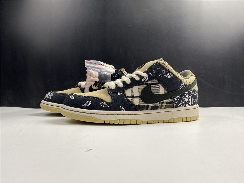 Travis Scott x Nike SB Dunk Low CT5053-001