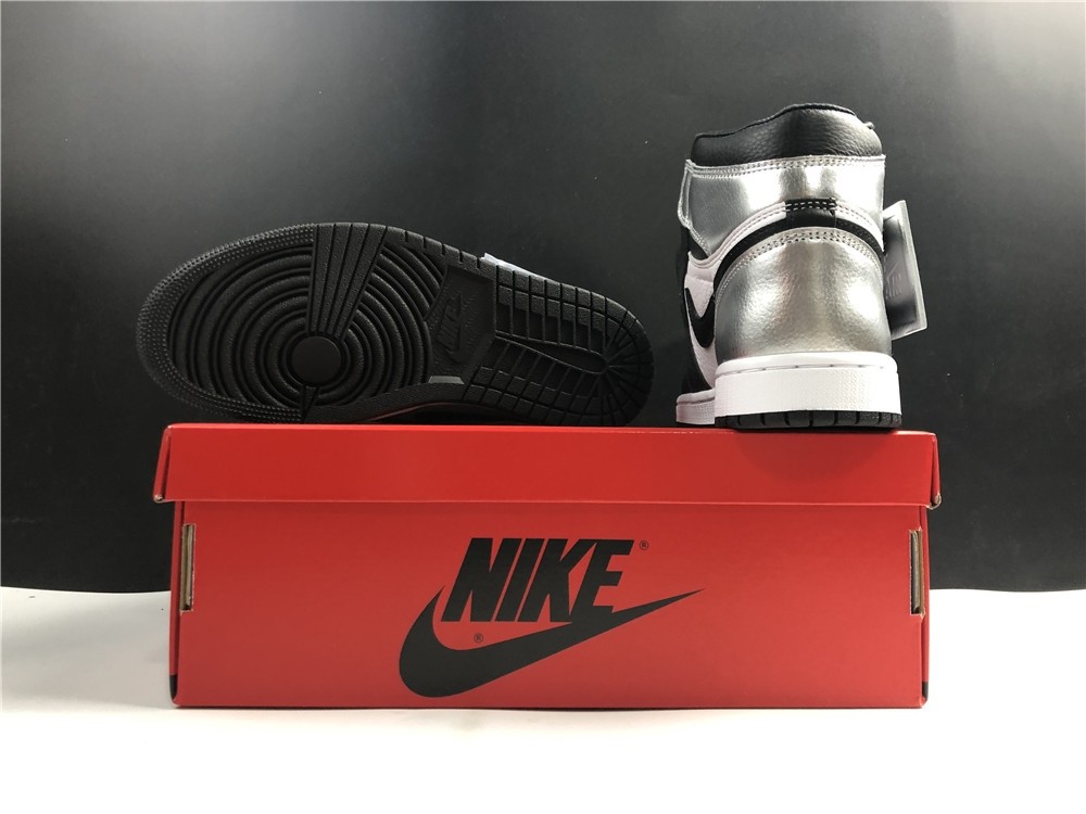 Air Jordan 1 High OG WMNS “Silver Toe” CD0461-001