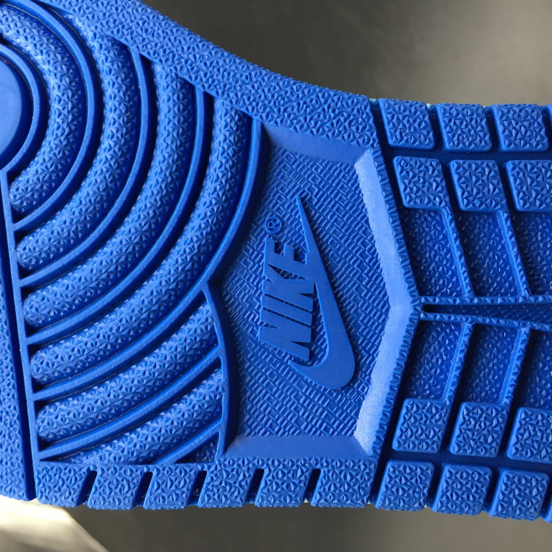 Air Jordan 1 Retro High OG 2017 Royal Blue 555088-007