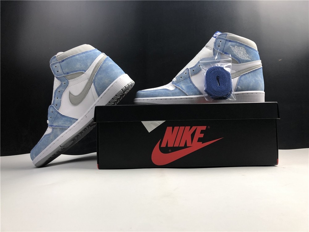 Air Jordan 1 ”Hype Royal“ 555088-402