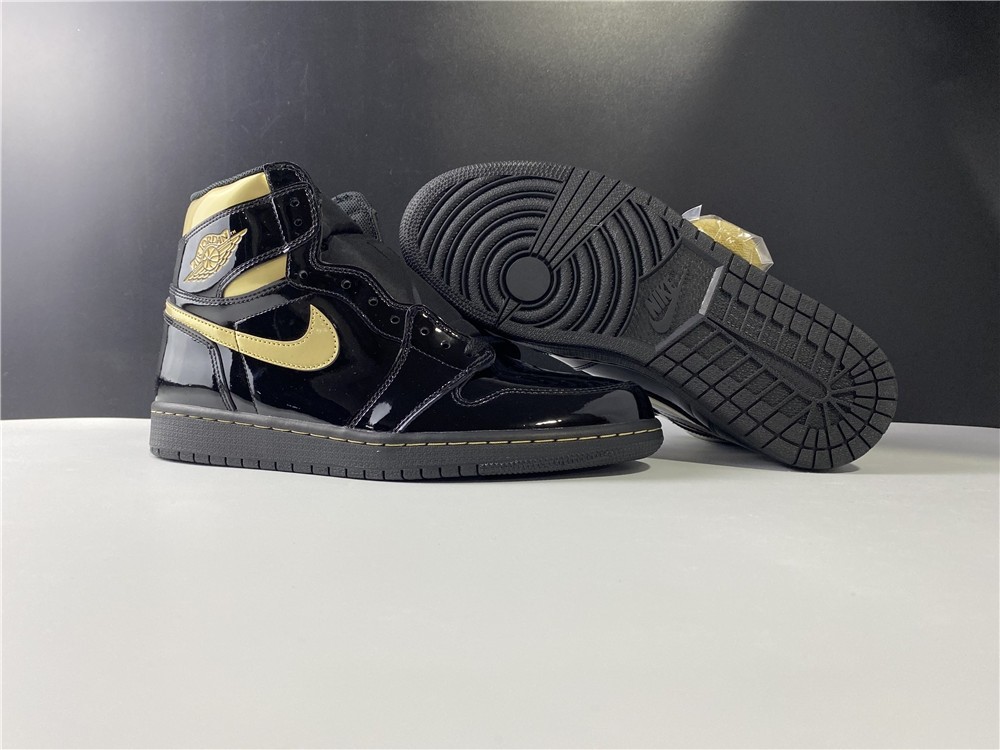AIR JORDAN 1 RETRO HIGH BLACK METALLIC GOLD (2020) 555088-032