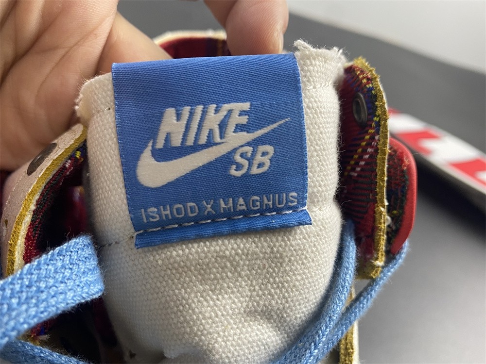 Ishod Wair x Magnus Walker x Nike SB Dunk High DH7683-100