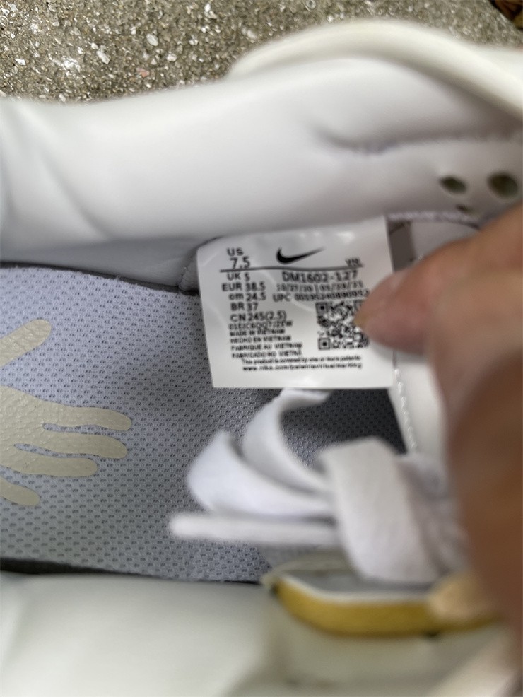 OFF-WHITE x Futura x Nike Dunk Low DM1602-127