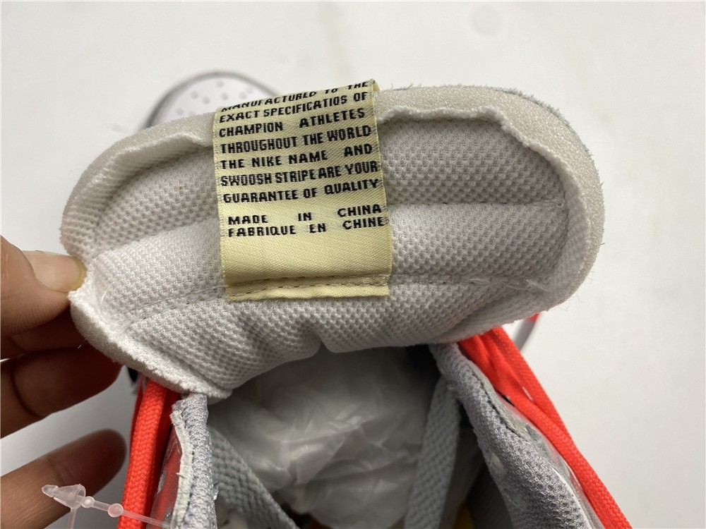 Off-White x Nike Dunk Low CT0856-800