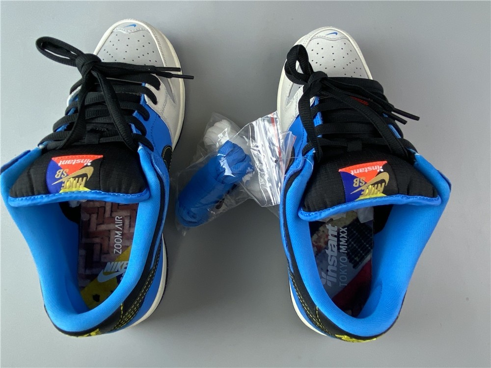 Instant Skateboard x Nike Dunk SB Low CZ5128-400