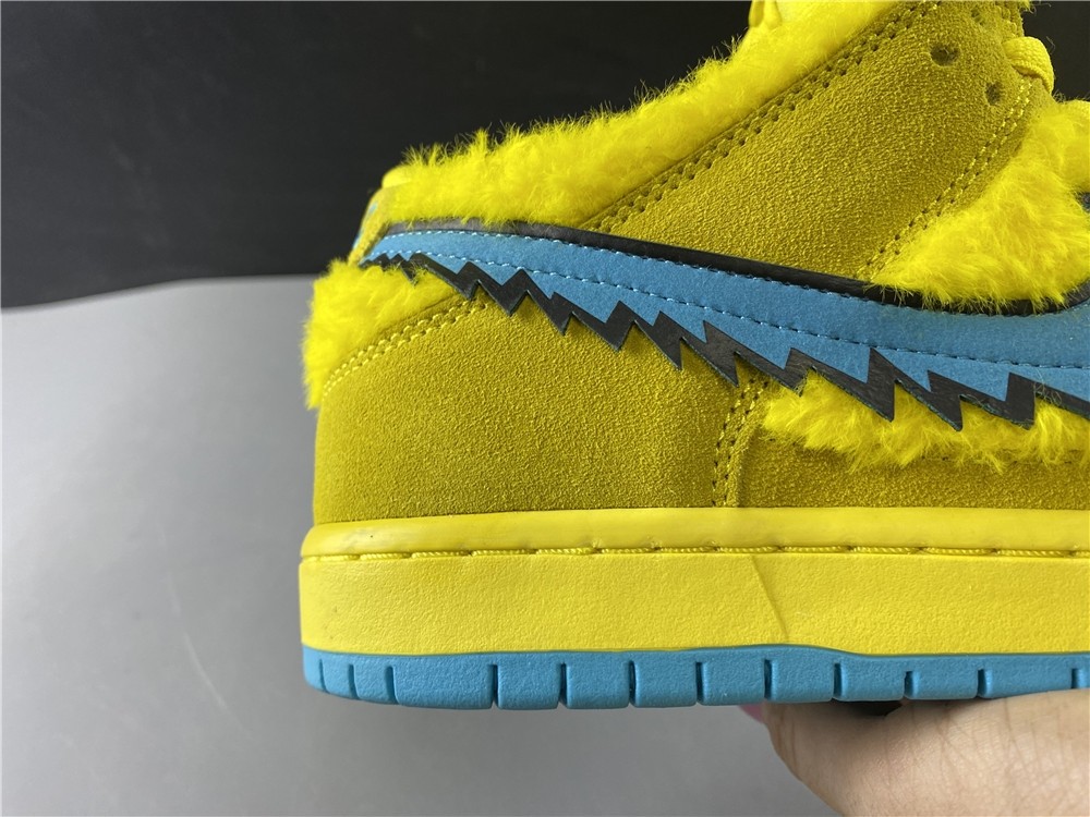 Grateful Dead x Nike SB Dunk Low“ Yellow Bear” CJ5378-700