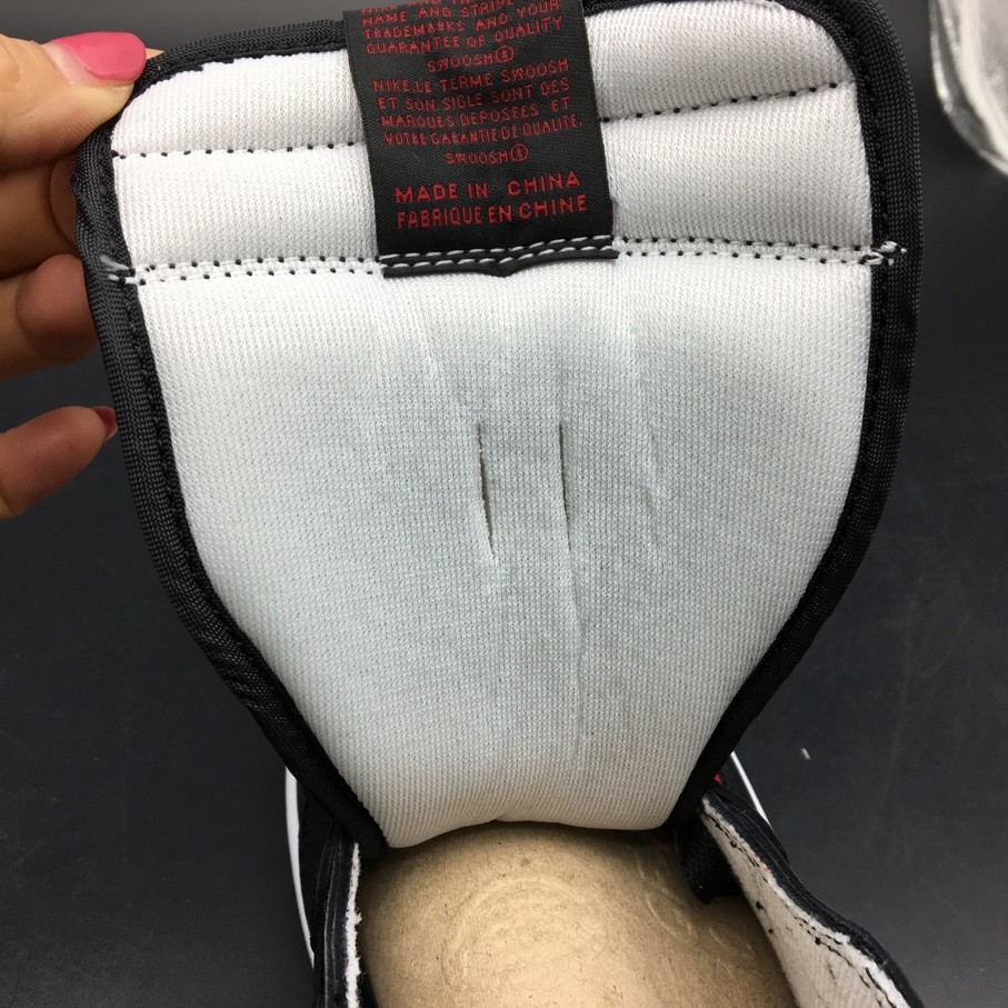 AJ1 Air Jordan 1 Retro High OG Banned 555088-001