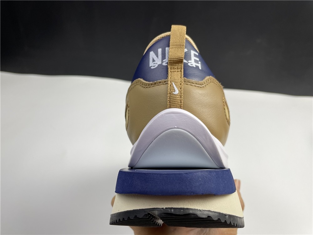 sacai x Nike VaporWaffle 3.0 Z DD1875-200