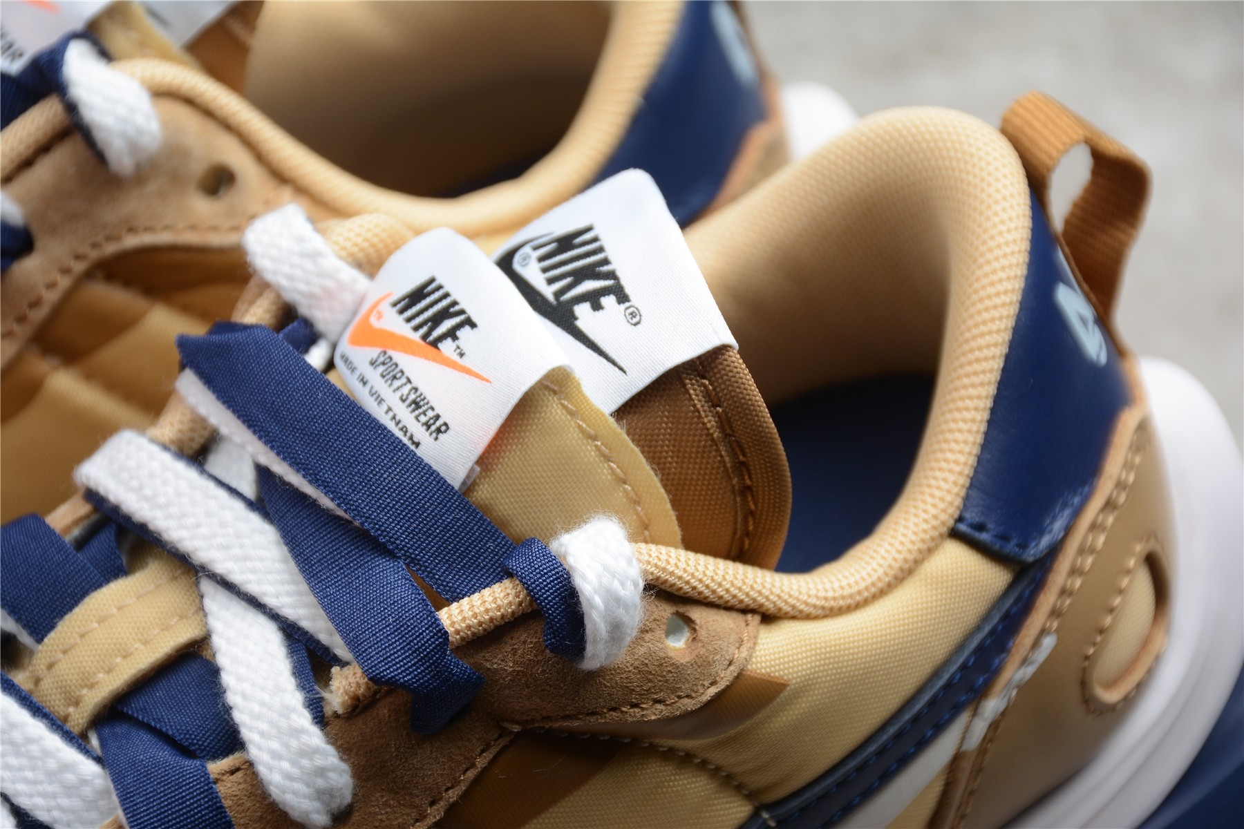 Sacai x VaporWaffle “Tour Yellow ” DD1875-200