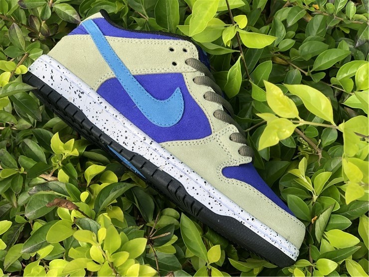 Nike SB Dunk Low “Celadon” BQ6817-301