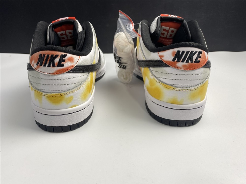 Nike SB Dunk Low“Raygun” BQ6832-101