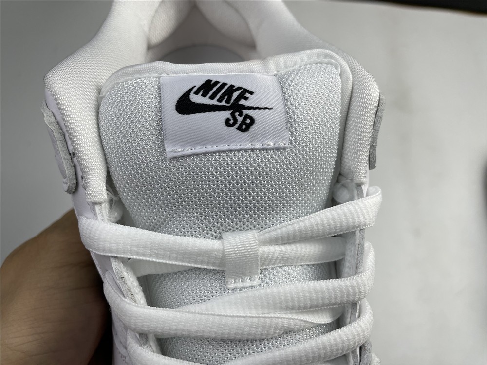 Nike SB Dunk Low “Classic Green” CD2563-100