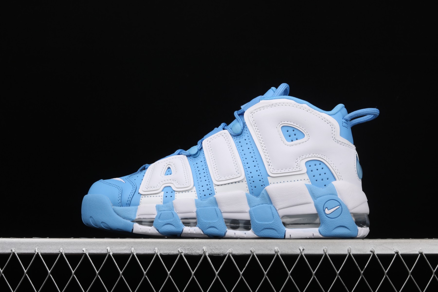 Nike Air More Uptempo “University Blue”  921948-401